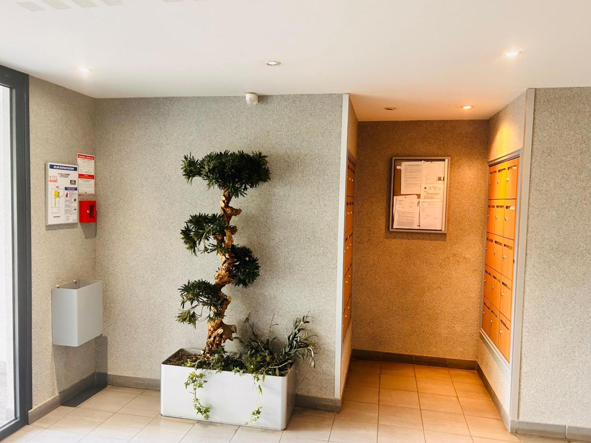 Chambre Prive Classe Villeurbanne Exterior photo