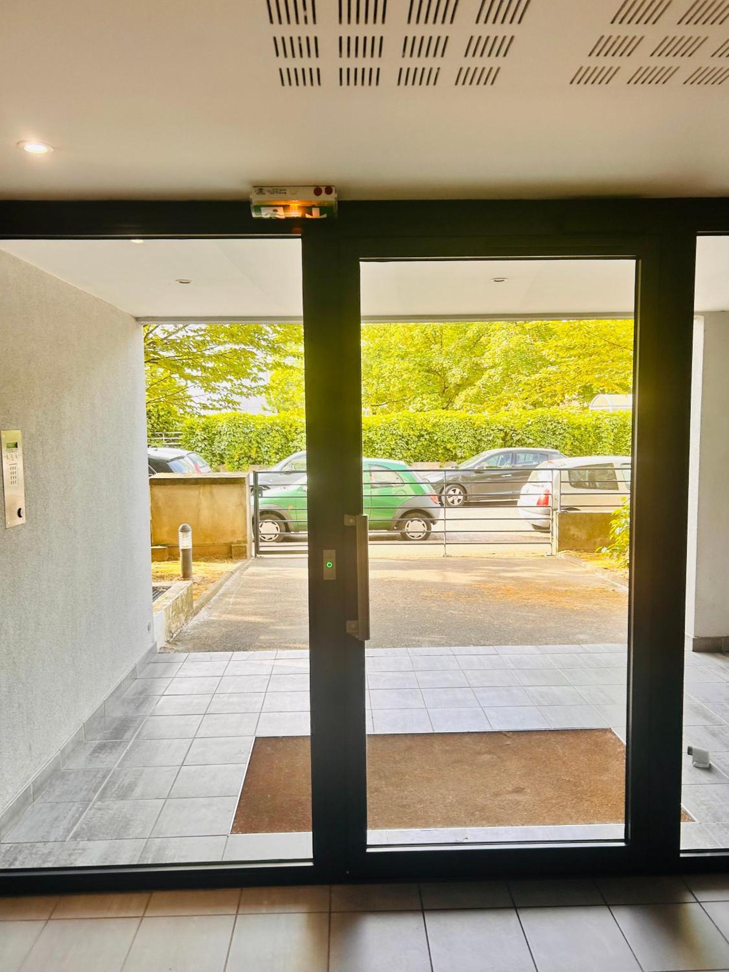 Chambre Prive Classe Villeurbanne Exterior photo
